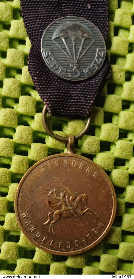 Medaile : Airborne , Politie Sport Verenging Renkum .Kort Lint  -  Original Foto  !!  Medallion  Dutch - Otros & Sin Clasificación