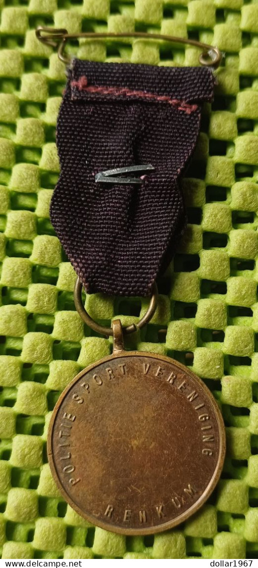 Medaile : Airborne , Politie Sport Verenging Renkum .Kort Lint  -  Original Foto  !!  Medallion  Dutch - Autres & Non Classés