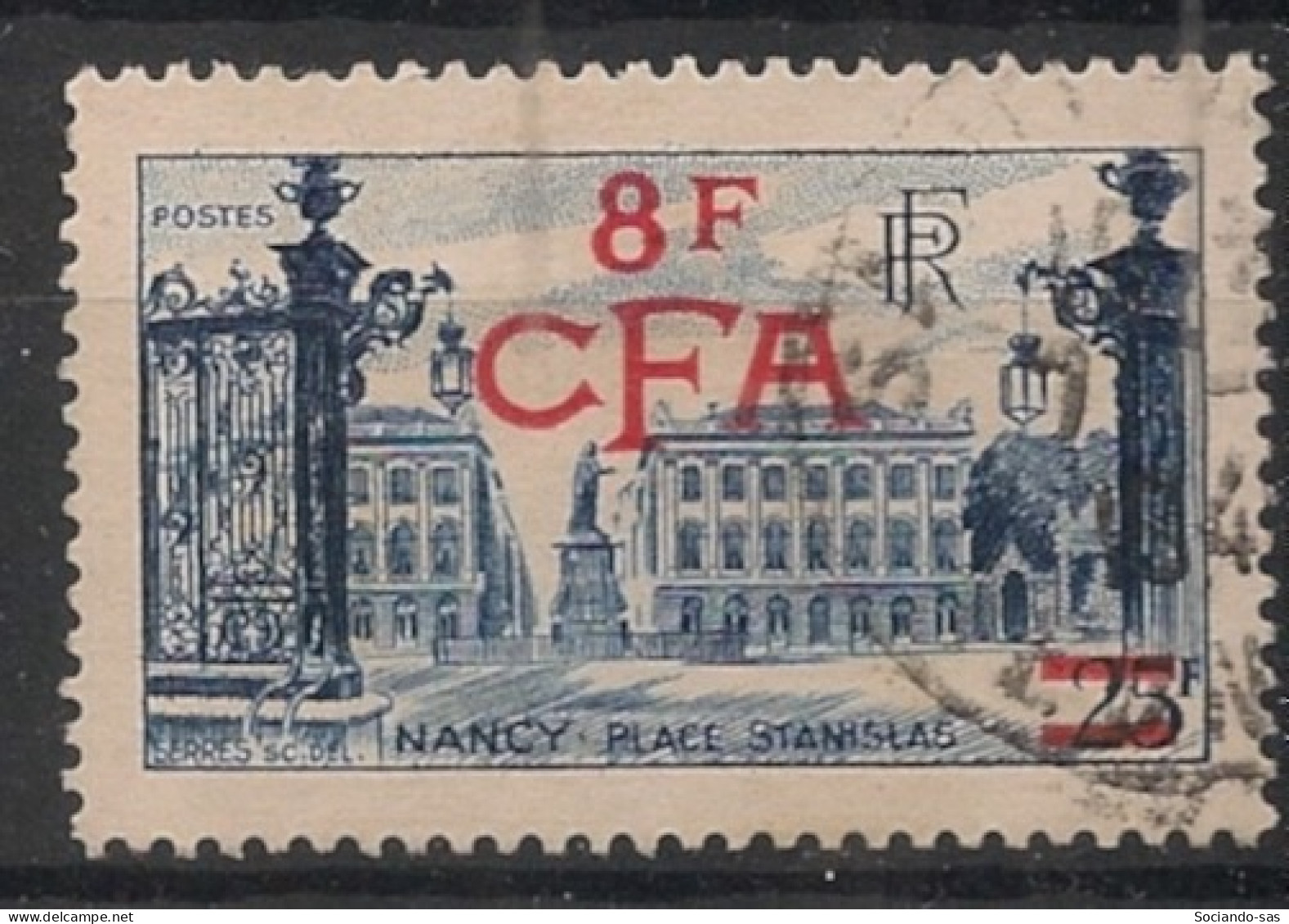 REUNION - 1949-52 - N°YT. 301 - Place Stanislas 8f Sur 25f - Oblitéré / Used - Used Stamps