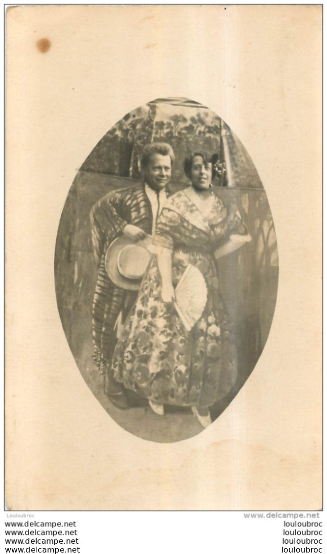 CARTE PHOTO  COUPLE  HABILLE  COSTUMES ESPAGNOLS - A Identifier