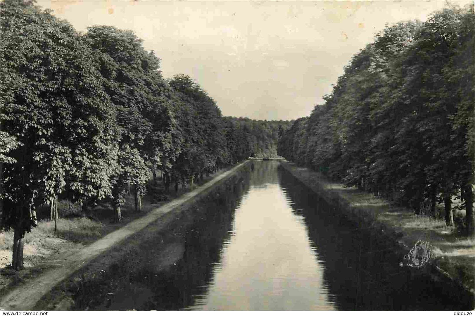 70 - Port Sur Saone - Le Canal Et L'ELcluse - Carte Dentelée - CPSM Format CPA - Voir Scans Recto-Verso - Port-sur-Saône