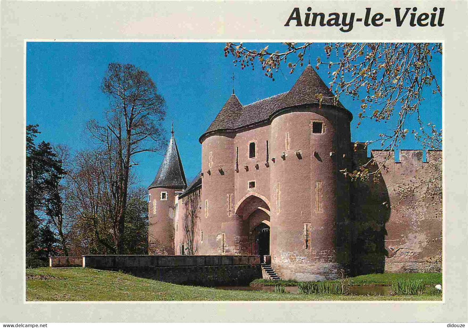 18 - Ainay Le Vieil - Le Château - CPM - Voir Scans Recto-Verso - Ainay-le-Vieil