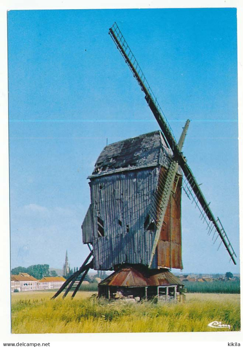 CPSM / CPM 10.5 X 15 Moulin En Flandre  Moulin à Vent Village Clocher - Nord-Pas-de-Calais