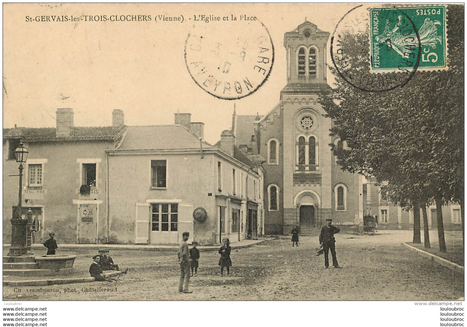 SAINT GERVAIS LES TROIS CLOCHERS EGLISE ET LA PLACE - Saint Gervais Les Trois Clochers