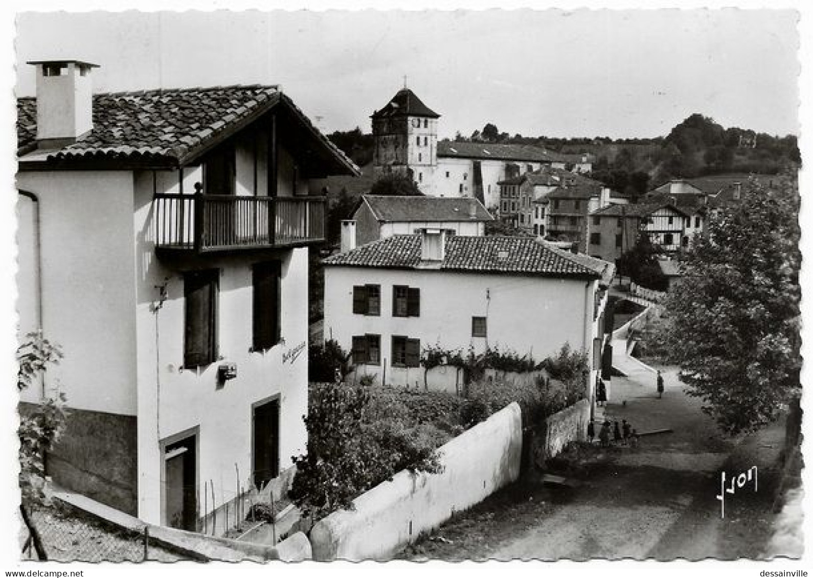 ESPELETTE - L'église Et Le Quartier Chéranda - Espelette