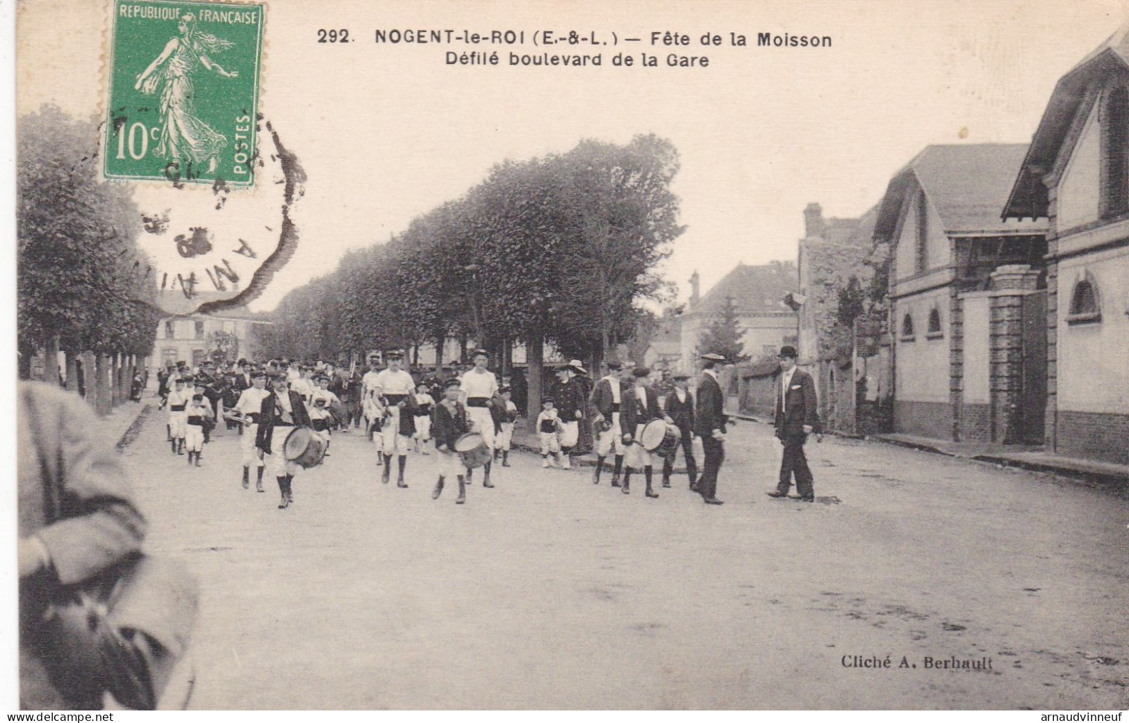 28-NOGENT LE ROI FETE DE LA MOISSON DEFILE BOULEVARD DE LA GARE - Nogent Le Roi