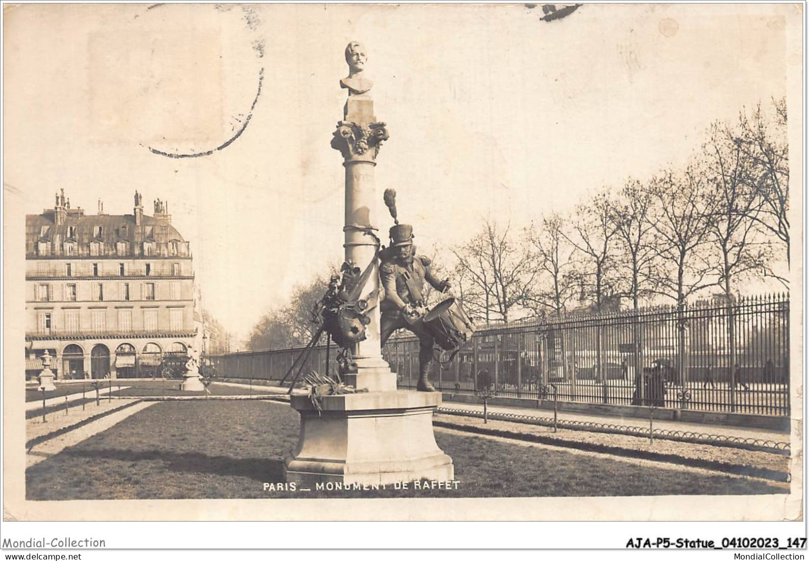 AJAP5-STATUE-0486 - PARIS - MONUMENT DE RAFFET  - Monuments