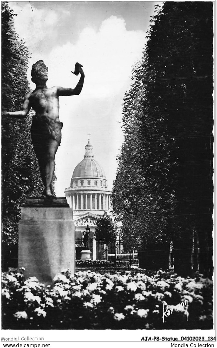 AJAP8-STATUE-0755 - Les Jardins Du Luxembourg Et Le Panthéon  - Monuments