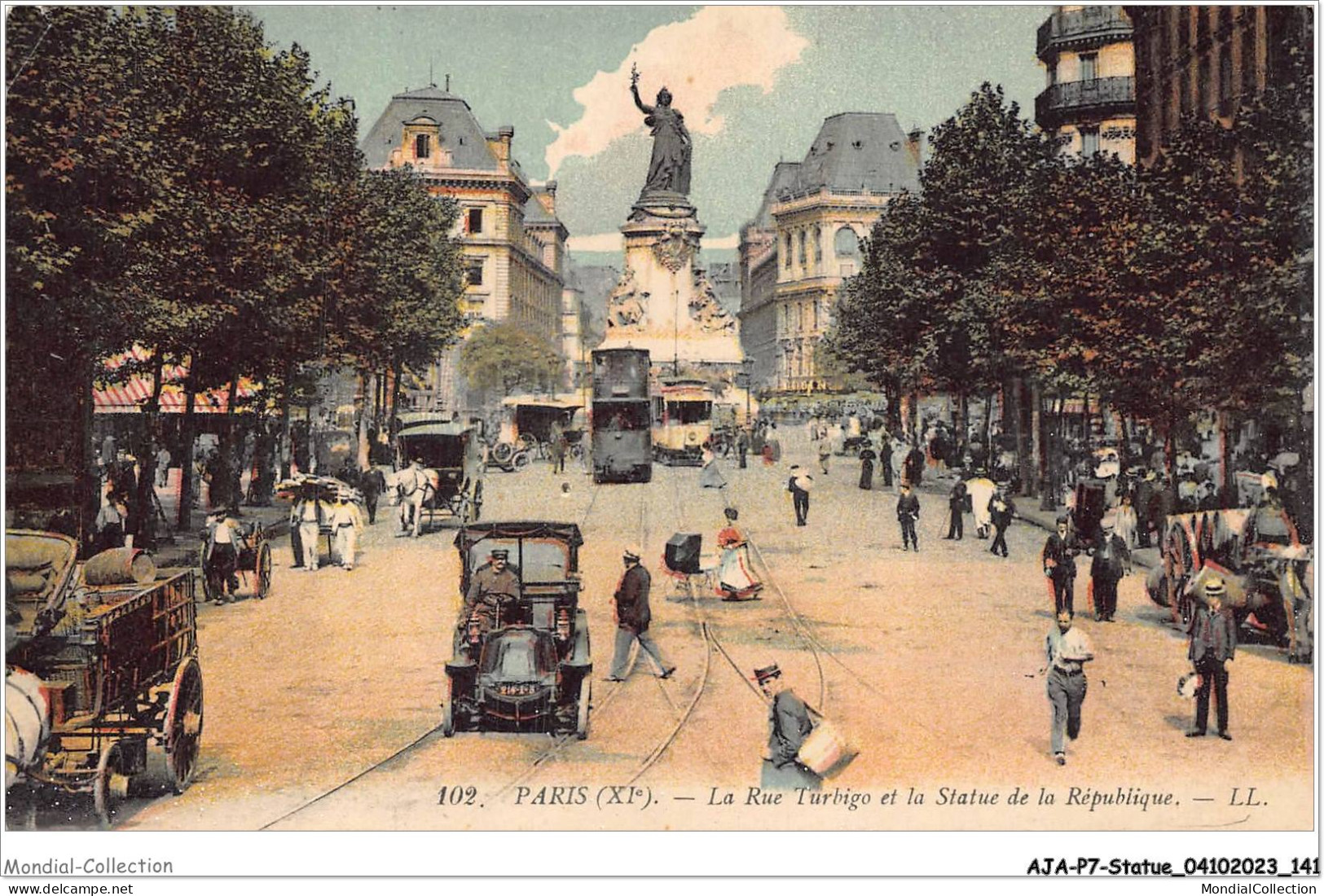 AJAP7-STATUE-0677 - PARIS - La Rue Turbigo Et La Statue De La République  - Denkmäler