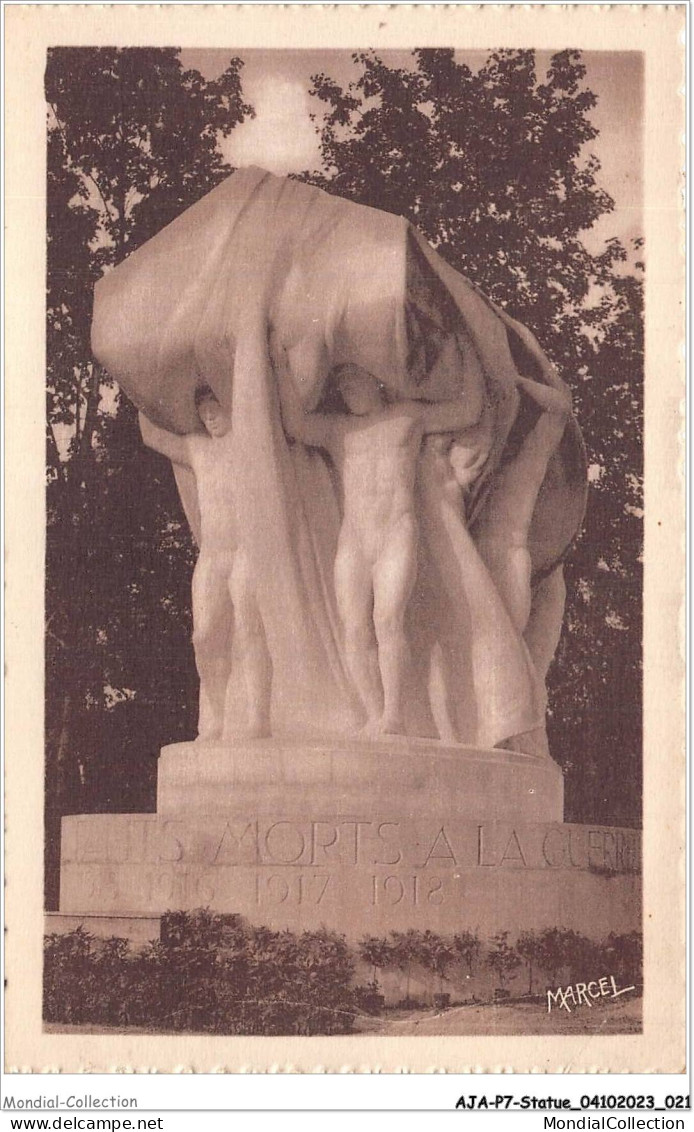 AJAP7-STATUE-0617 - LYON - Monument Aux Morts De La Grande Guerre  - Denkmäler