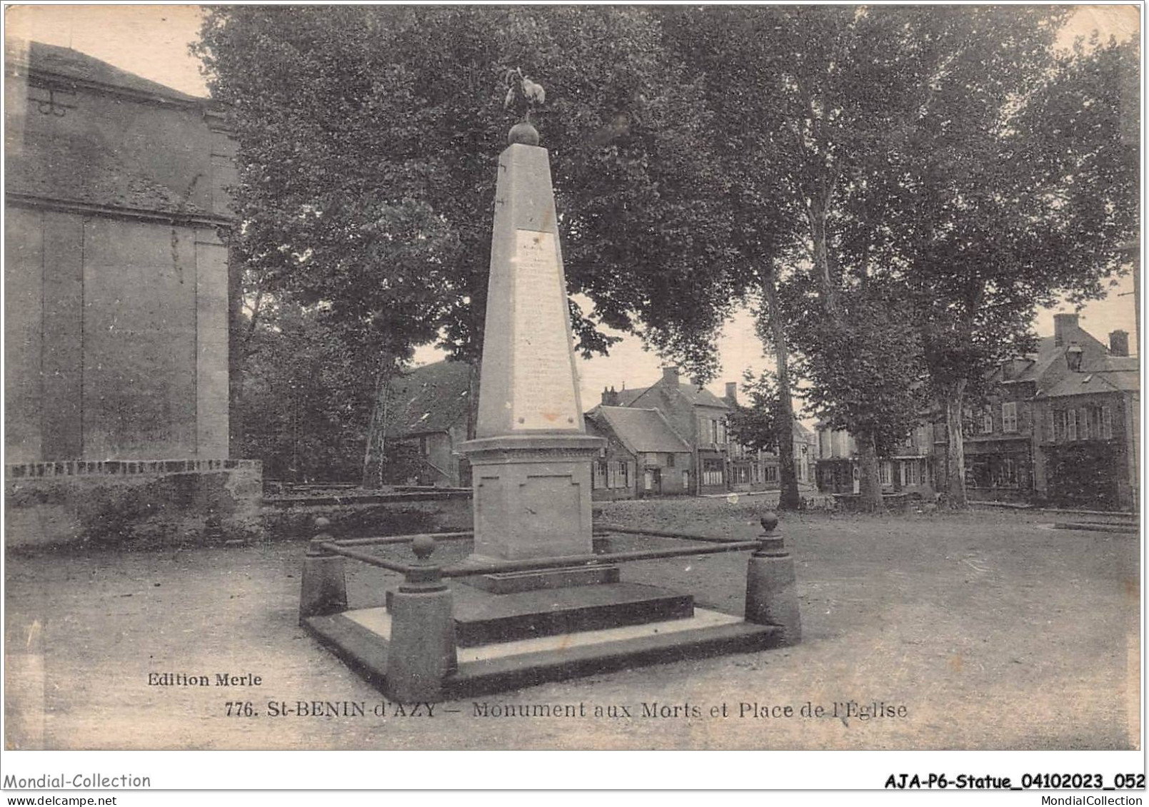 AJAP6-STATUE-0540 - ST-BENIN-D'AZY - Le Monument Aux Morts Et Place De L'église  - Monumenten