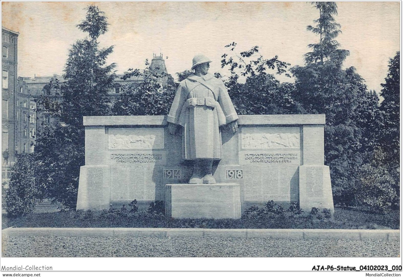 AJAP6-STATUE-0519 - GUISE - Monument Aux Morts Du Familistère  - Monuments