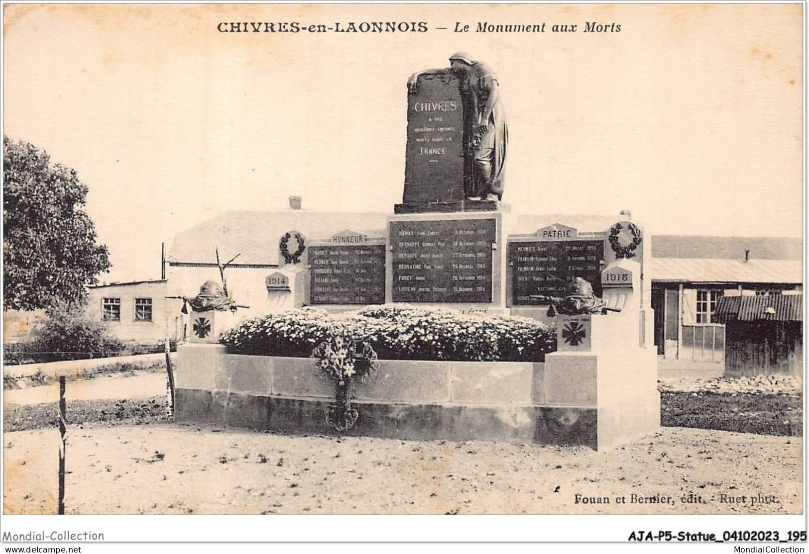 AJAP5-STATUE-0510 - CHIVRES-EN-LAONNOIS - Le Monument Aux Morts  - Monumenten