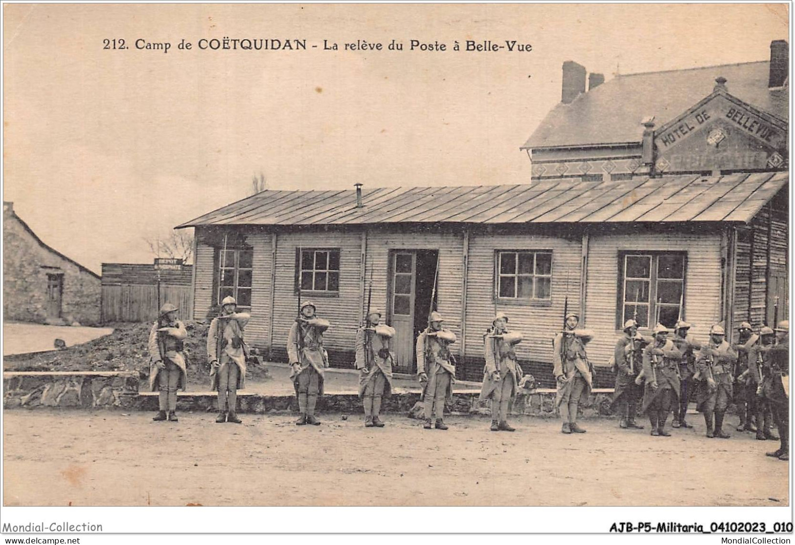 AJBP5-0429 - MILITARIA - Camp De Qoetquidan - La Rélève Du Poste à Belle-vue - Manovre