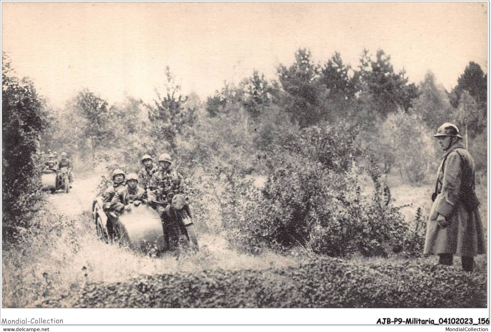 AJBP9-0912 - MILITARIA - Groupe De Combat Motorisé - Uniformi