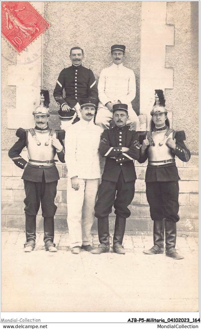 AJBP5-0505 - MILITARIA - Des Hommes En Uniformes DRAGONS CARTE PHOTO - Uniformi