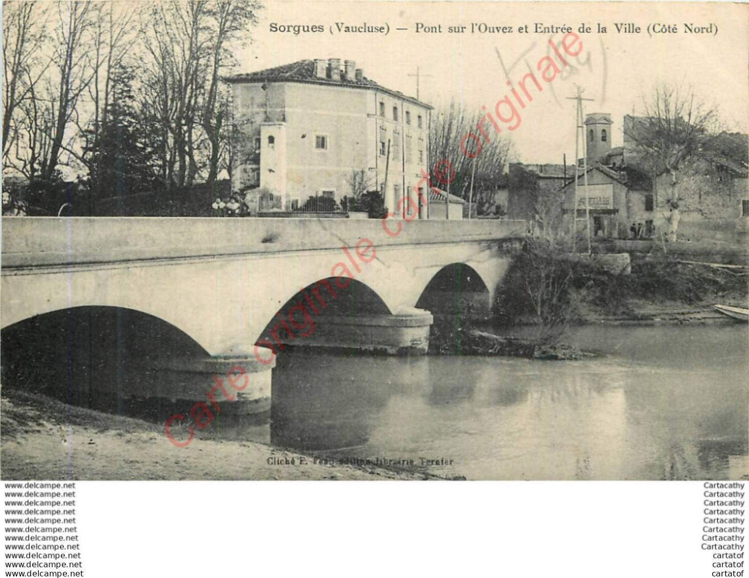 84.  SORGUES .  Pont Sur L'Ouvez Et Entrée De La Ville Côté Nord . - Sorgues