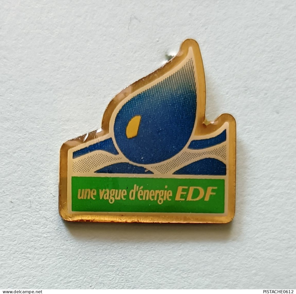 Pin's EDF Une Vague D'énergie - EDF GDF