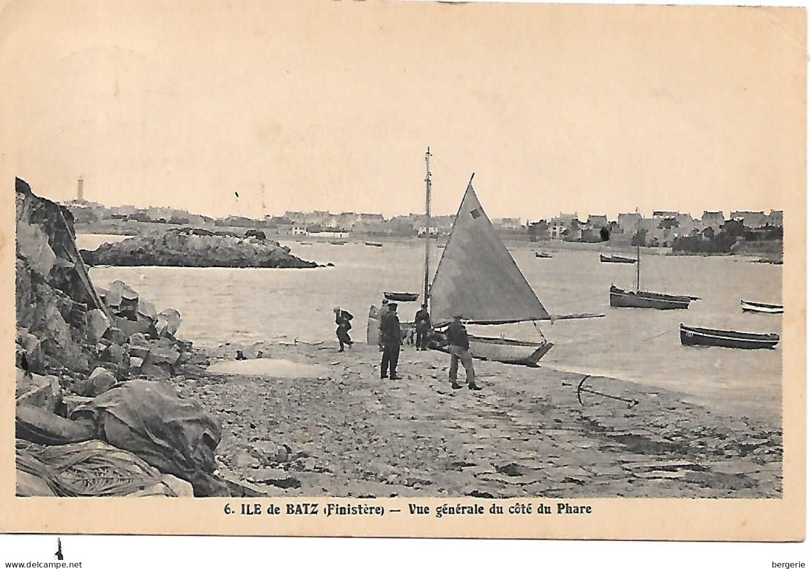 C/245              29    Ile De Batz     -   Vue Générale Du Coté Du Phare - Ile-de-Batz