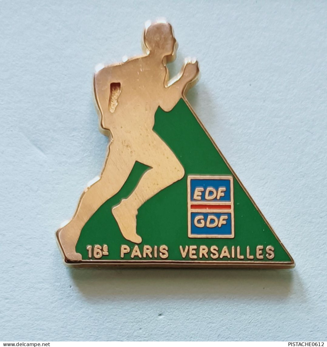 Pin's EDF GDF 16e Paris Versailles Course à Pied Signé Succes - EDF GDF