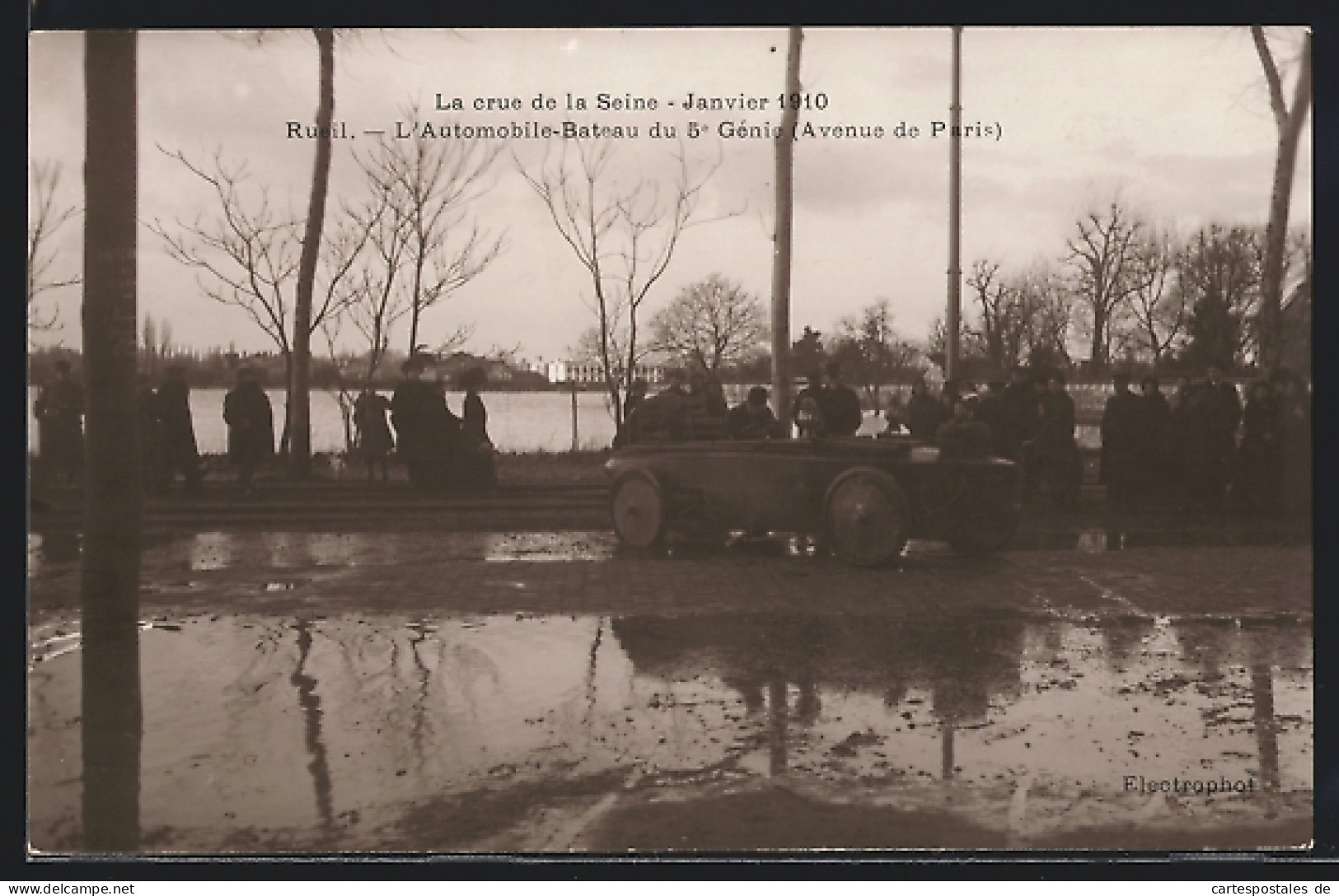 AK Rueil, La Crue De La Seine 1910, L`Automobile-Bateau Du 5. Génie, Avenue De Paris  - Overstromingen