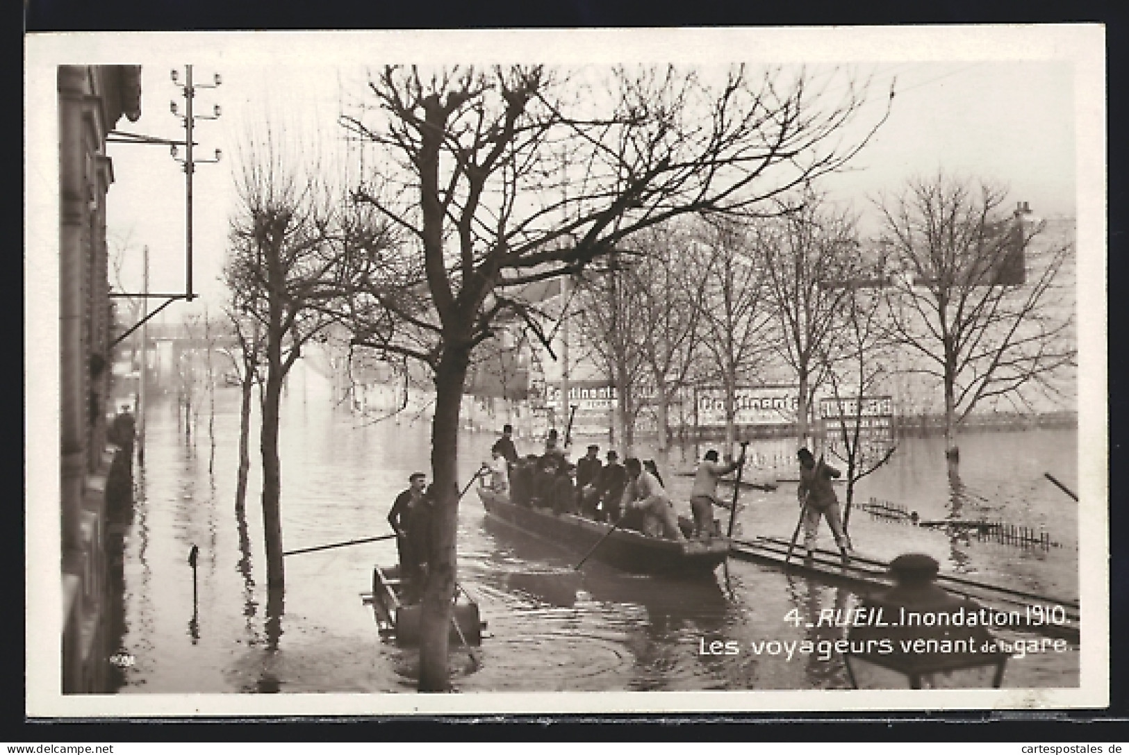 AK Rueil, Inondation 1910, Les Voyageurs Venant De La Gare, Hochwasser  - Überschwemmungen