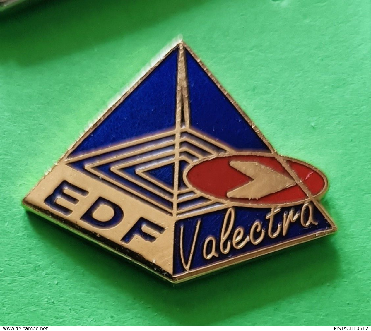 Pin's EDF Valectra  Pyramide Signé Mathieu - EDF GDF