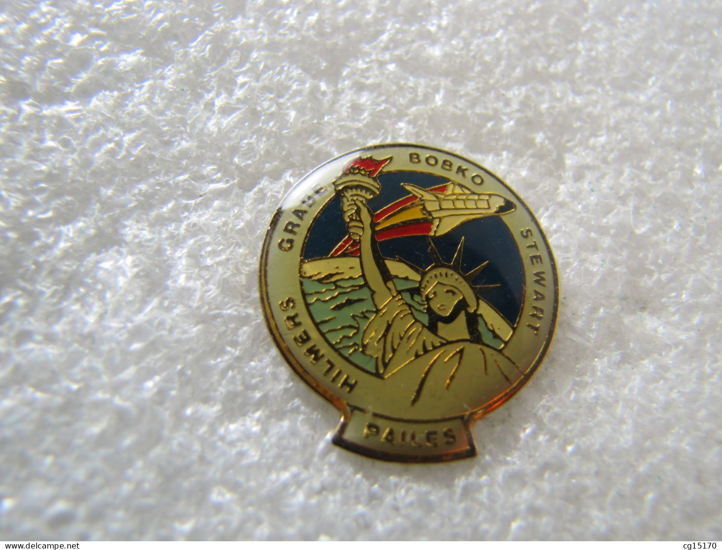 PIN'S   NAVETTE  NASA   STATUE DE LA LIBERTÉ - Spazio