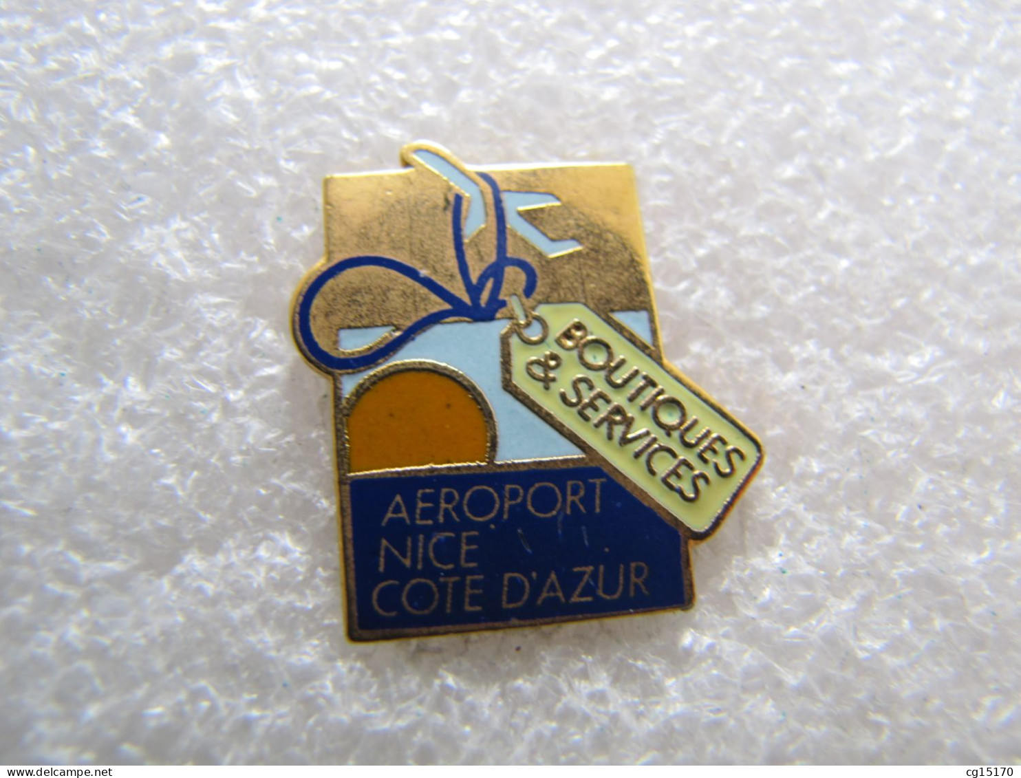 PIN'S  AVION  AEROPORT NICE  CÔTE D'AZUR   BOUTIQUES ET SERVICES  Email Grand Feu - Vliegtuigen