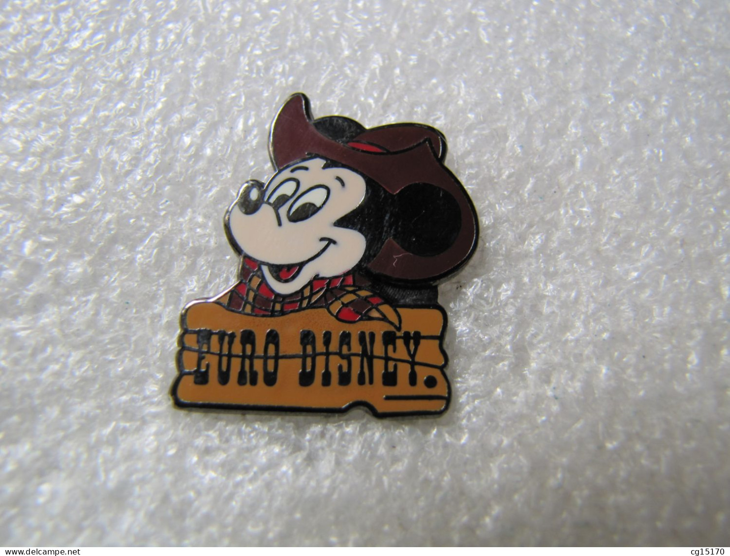 PIN'S    EURO   DISNEY     MICKEY   Email Grand Feu - Disney