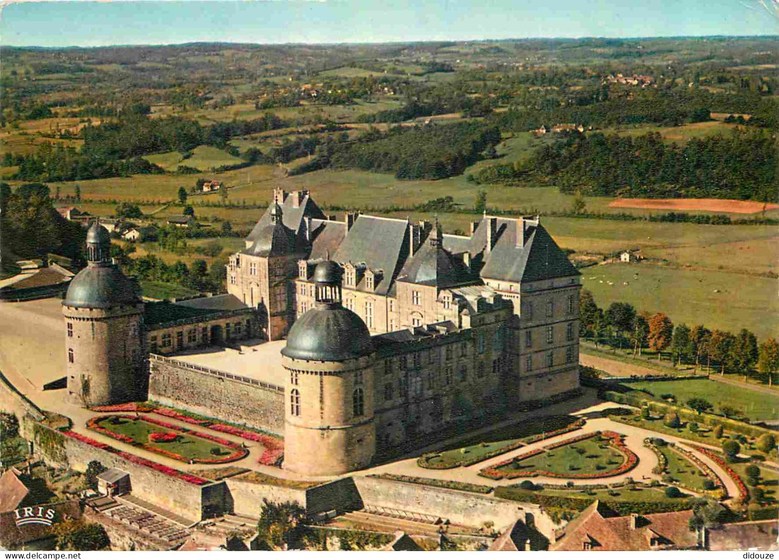 24 - Hautefort - Le Château - Vue D'ensemble - La Chapelle Et Façade Est - CPM - Voir Scans Recto-Verso - Hautefort