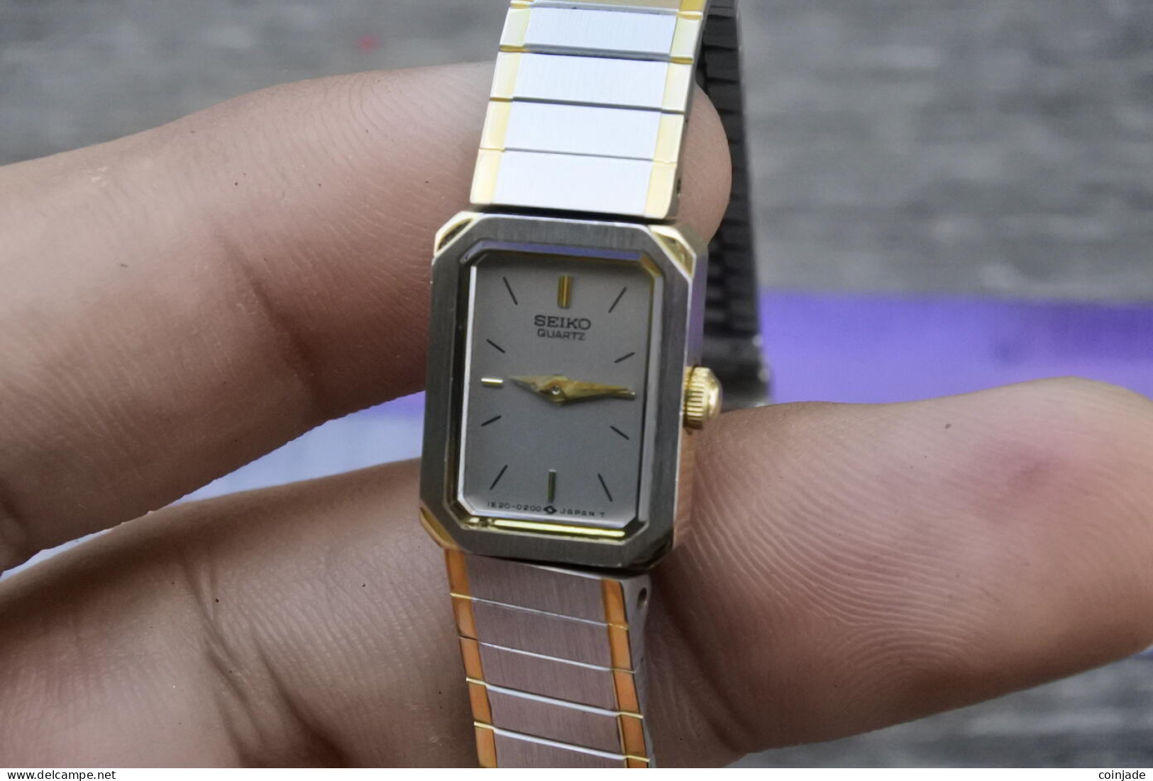 Vintage Seiko Tiny 1E20 5520 Lady Quartz Watch Japan Rectangular Shape 14mm - Horloge: Antiek