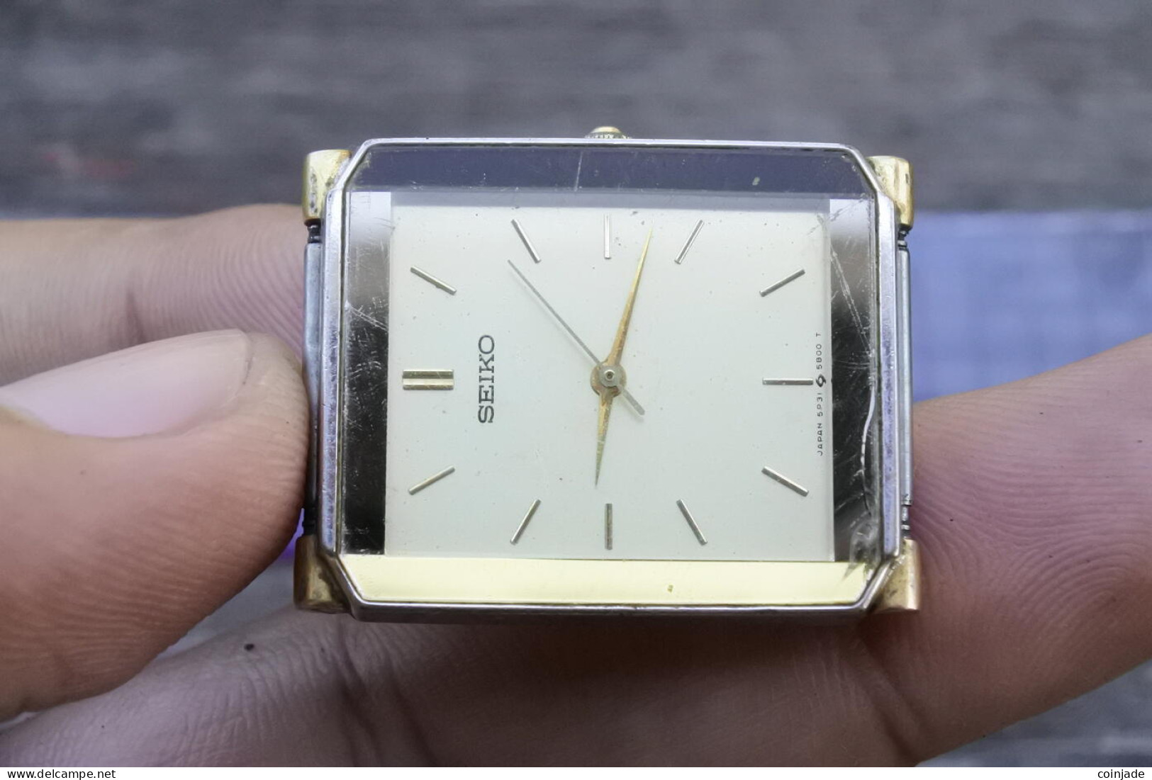Vintage Seiko 5P31 5A8A Yellow Dial Men Quartz Watch Japan Square Tank Shape 25m - Antike Uhren