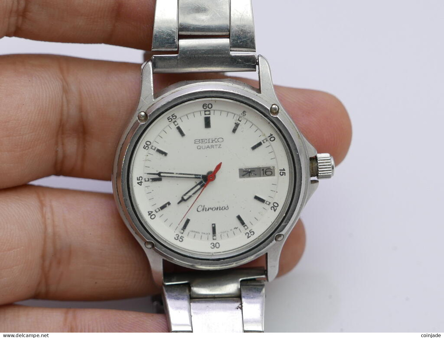 Vintage Seiko Chronos 7433 7030 White Dial Men Quartz Watch Japan Round 37mm