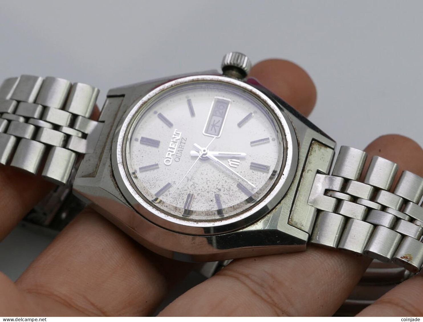 Vintage Orient KANJI DATE White Dial Men Quartz Watch Japan Round Shape 41mm - Horloge: Antiek