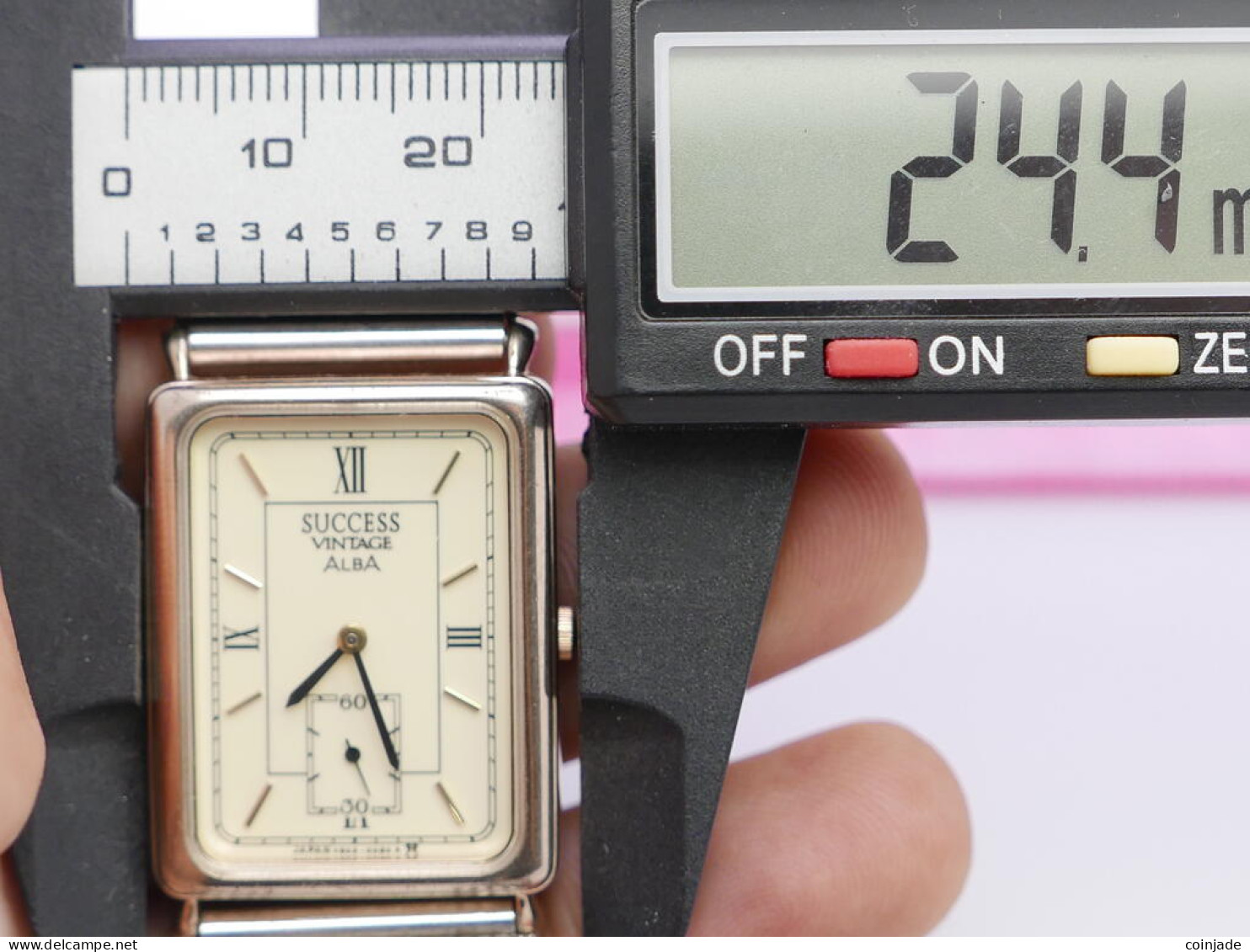 Vintage Alba Success V803 5000 Roman Numeral Dial Men Quartz Watch Japan  24mm