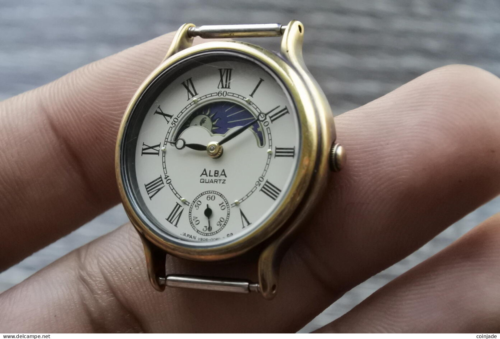 Vintage Alba V806 0060 Sun Moon Lady Quartz Watch Japan Round Shape 25mm - Horloge: Antiek