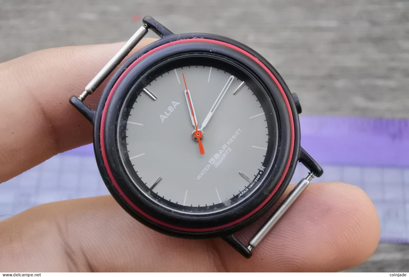 Vintage Alba V801 0670 Gray Dial Unisex Quartz Watch Japan Round Shape 32mm - Antike Uhren