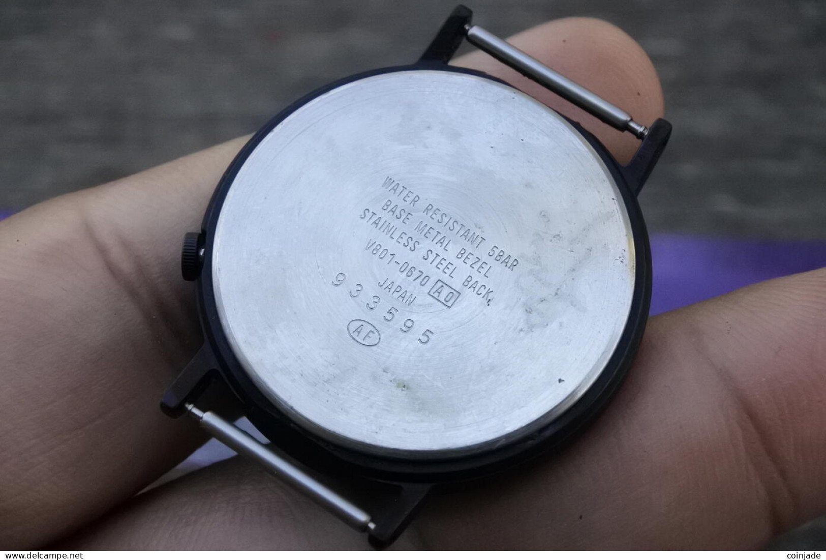Vintage Alba V801 0670 Gray Dial Unisex Quartz Watch Japan Round Shape 32mm