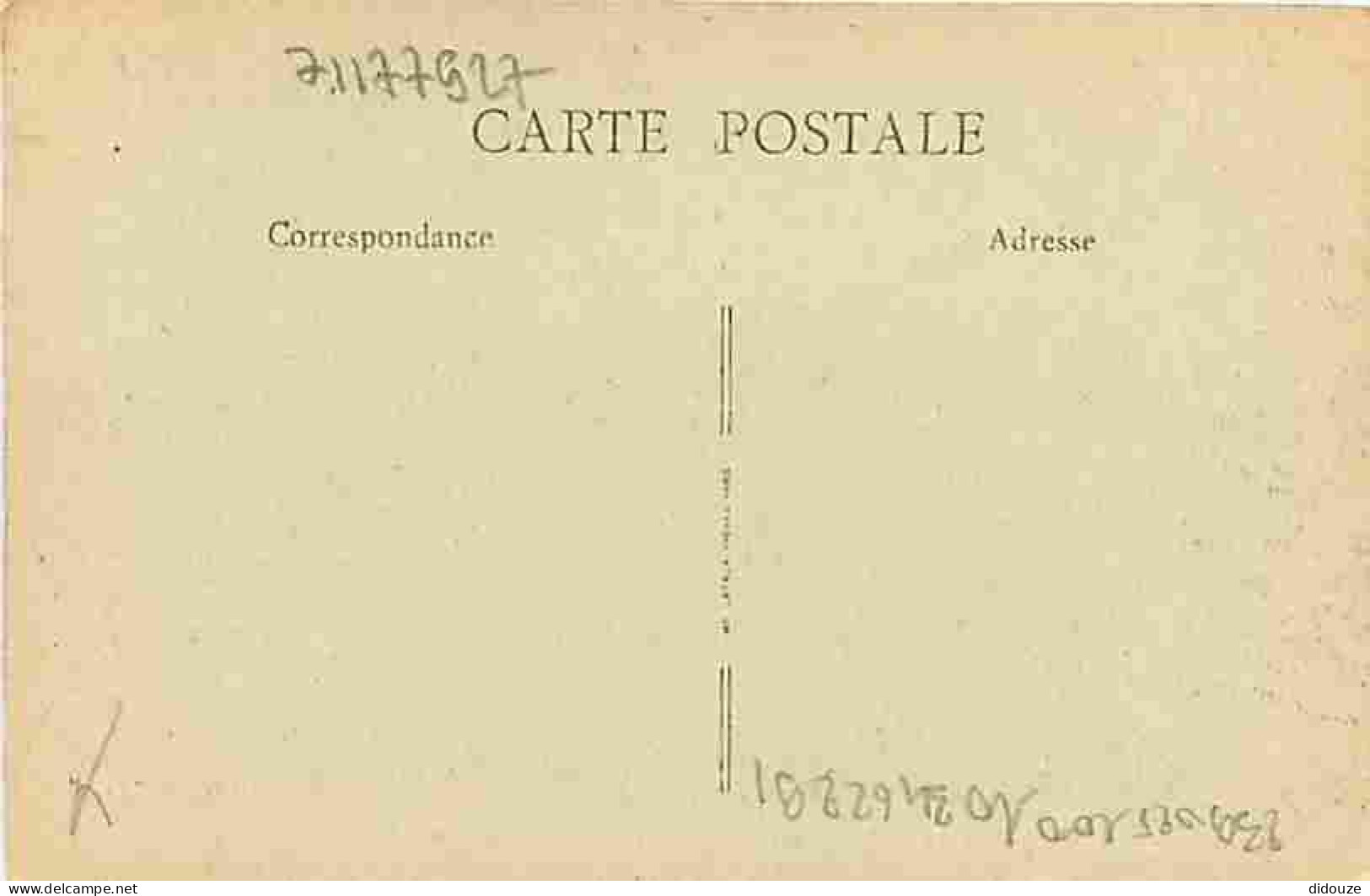 38 - La Cote Saint André - La Caserne (ancien Séminaire) - Carte Neuve - CPA - Voir Scans Recto-Verso - La Côte-Saint-André