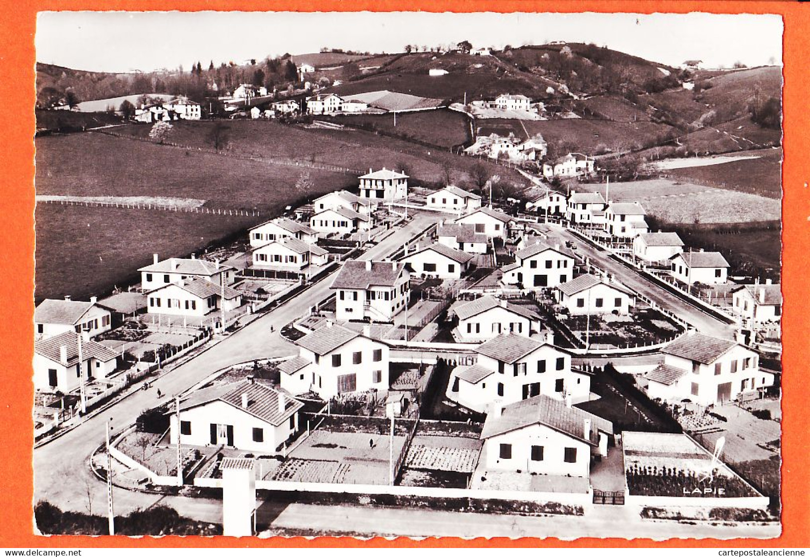 21290 / Peu Commun HASPARREN Euskadi  En AVION Au Dessus De .. Cité HARRIAGUE 1950s Photo-Bromure LAPIE - Hasparren