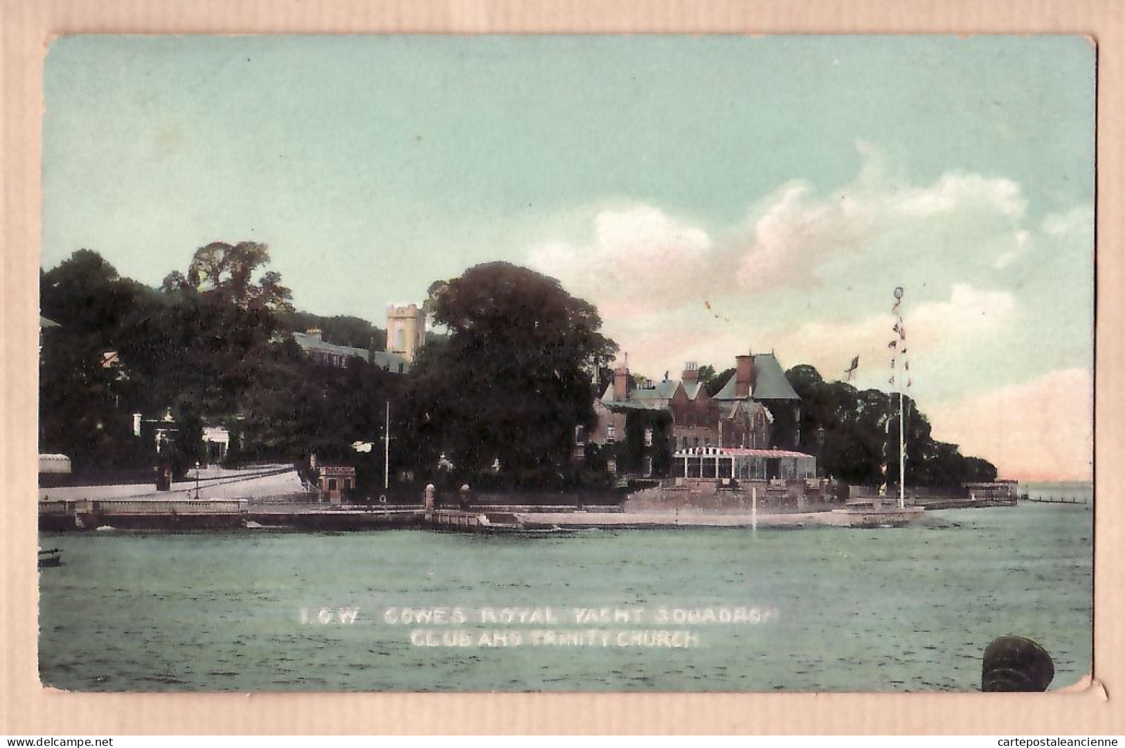 21198 / I.O.W Isle Of WIGHT COWES Royal Yacht Squadrom Club TRINITY Church 1910s - Litho Colour 64682 - Cowes