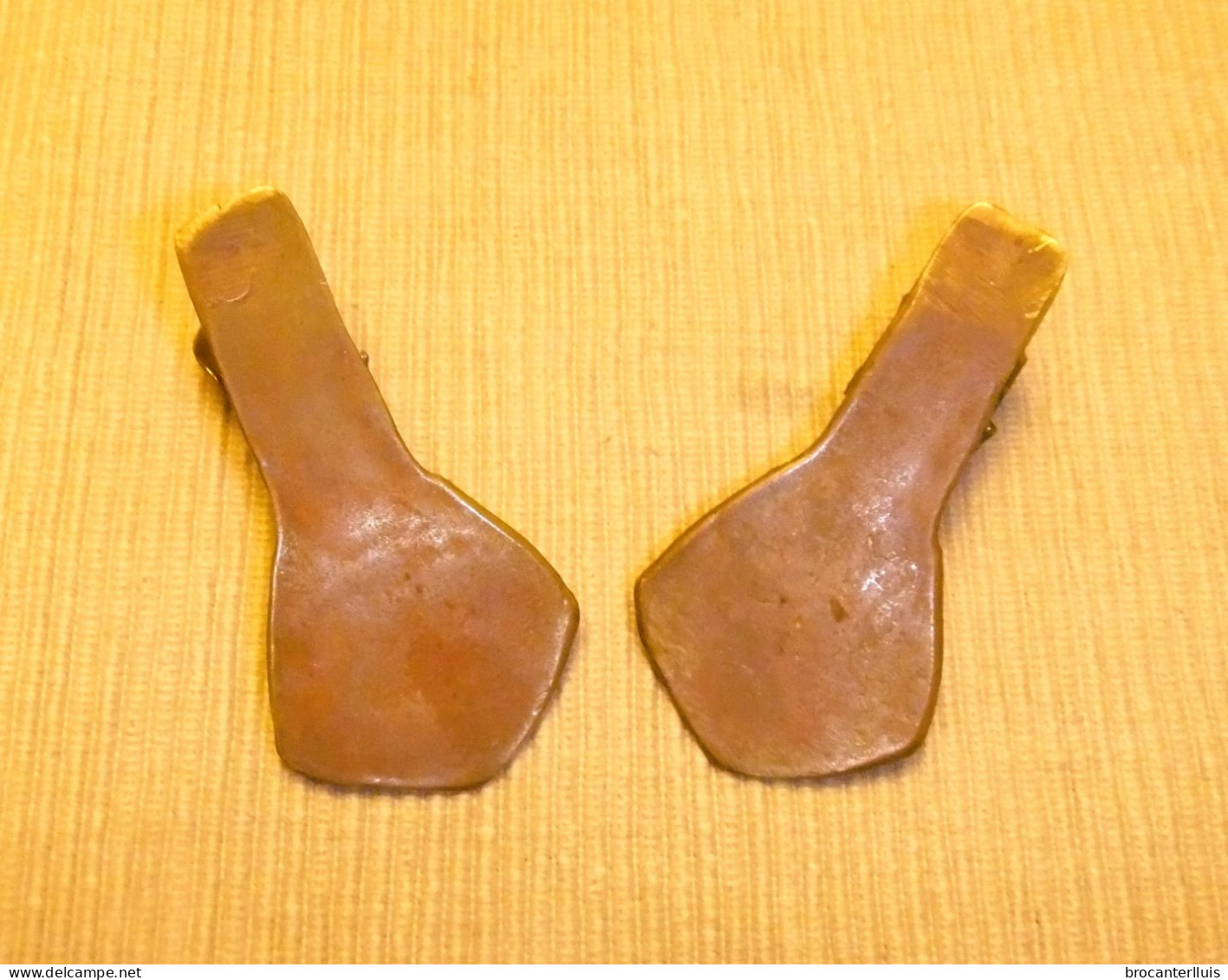 2 ANTIGUAS MANO PINZA DE BRONCE