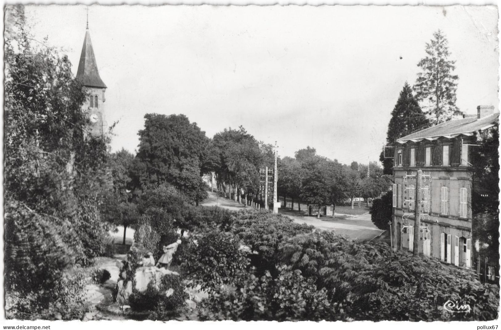 CPSM DE DUN-LE-PALESTEL  (CREUSE)  LE SQUARE - Dun Le Palestel