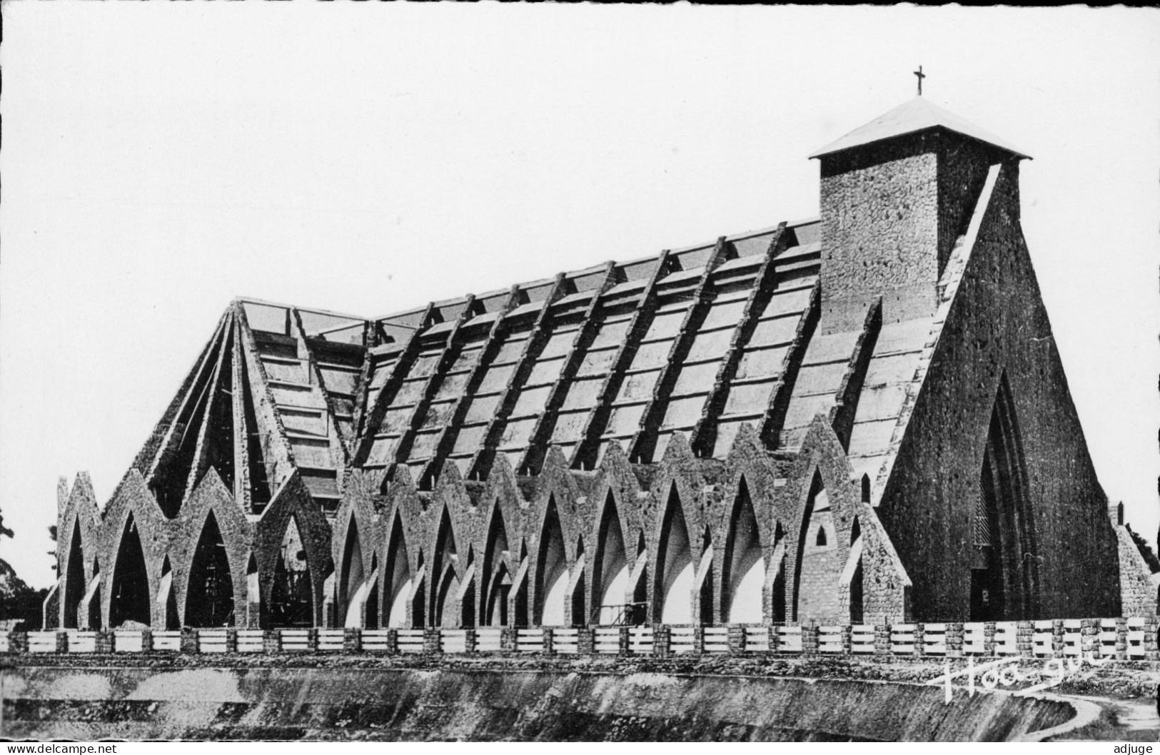 CPSM  CONGO - A.E.F.  BRAZZAVILLE - La Cathédrale Sainte-Anne ** Cf. Scans - Brazzaville