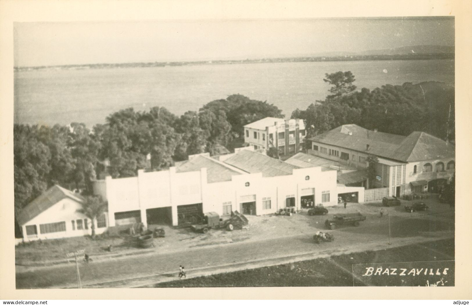 CPSM  CONGO - A.E.F.  BRAZZAVILLE - Caserne - Vue Aérienne** Cf. Scans - Brazzaville