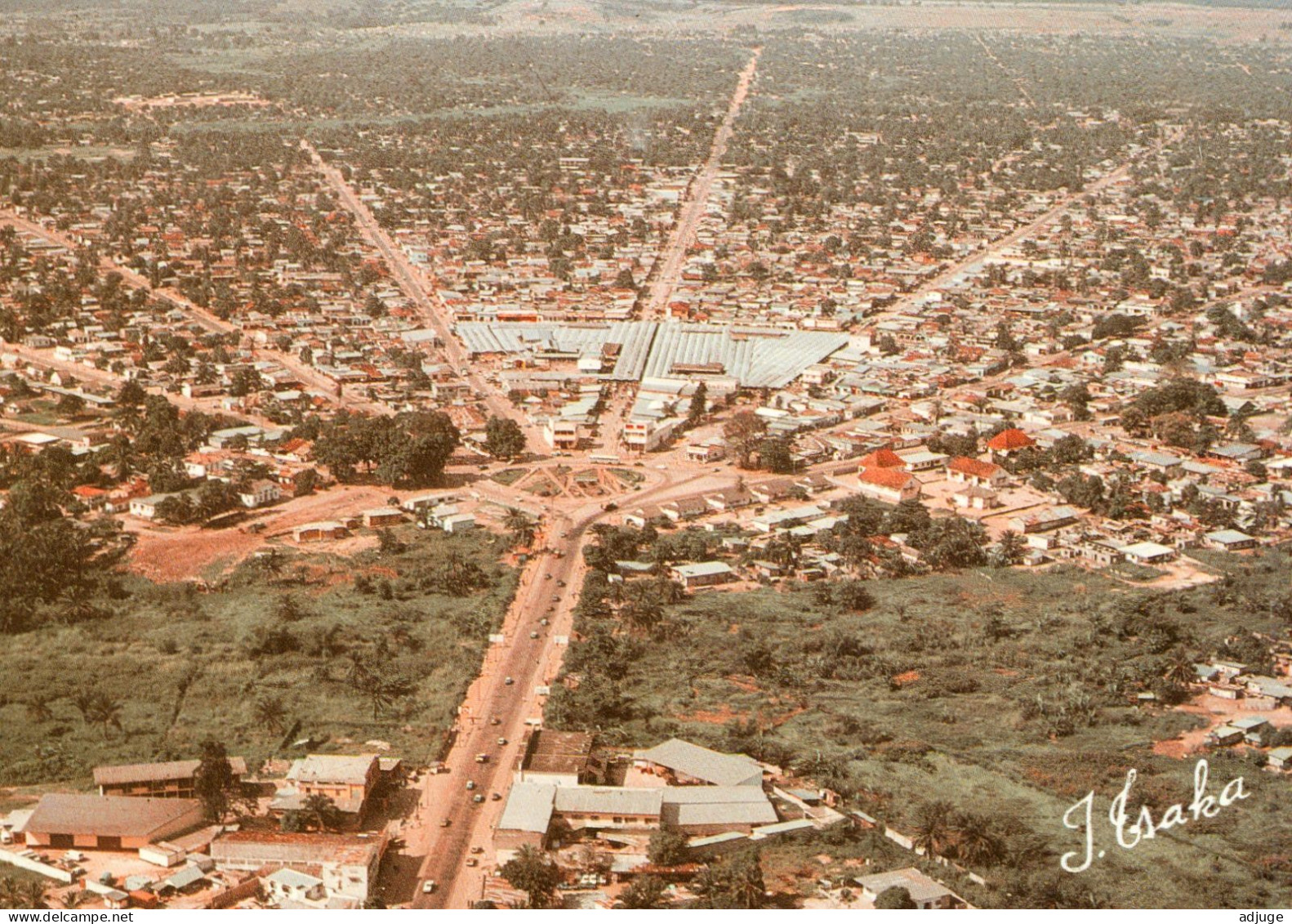 CP* CONGO - POINTE-NOIRE - Vue Aérienne Du Rond-point LUMUMBA Et Du Marché Central - Pointe-Noire