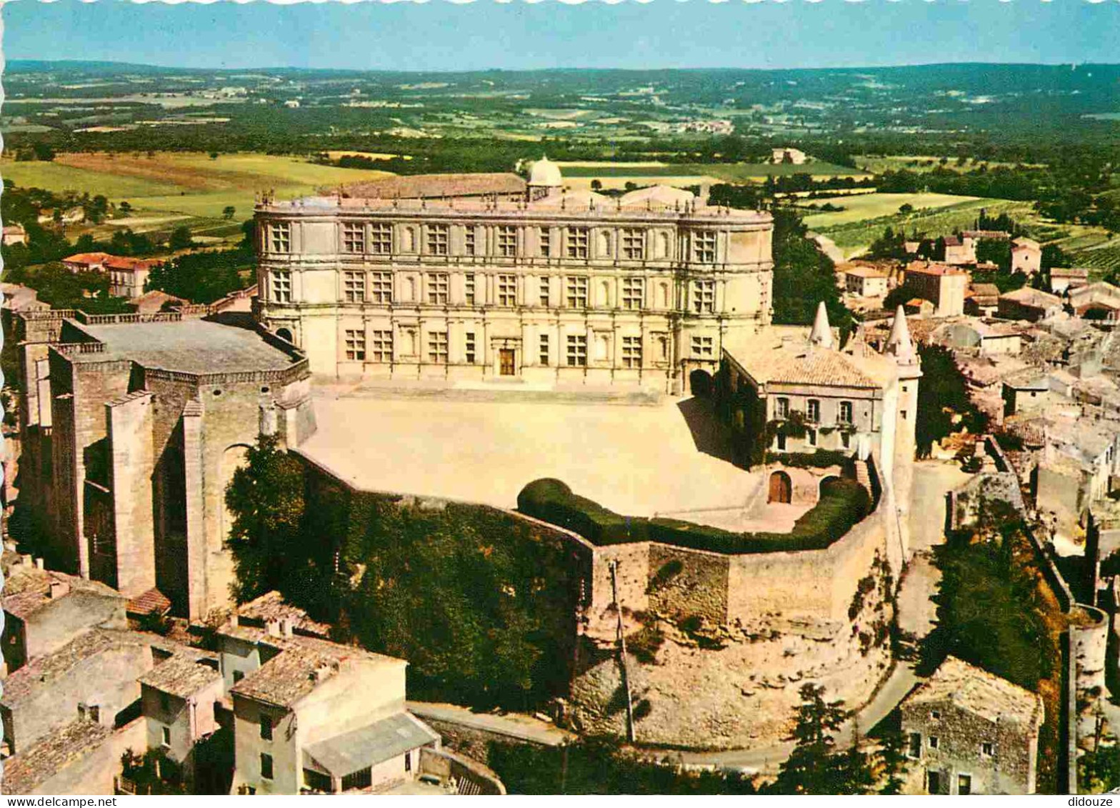 26 - Grignan - Le Château - Carte Dentelée - CPSM Grand Format - Voir Scans Recto-Verso - Grignan