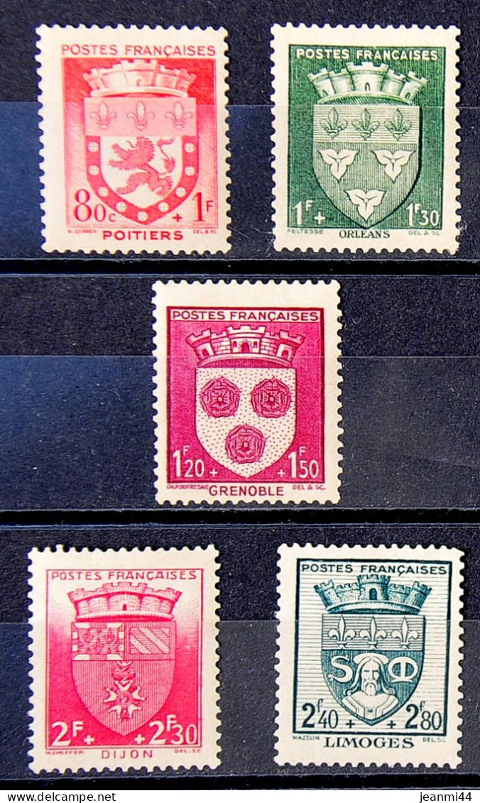 France 1942 - Armoiries De Ville* - IIème Série - N°555-556-557-559-560 Neufs Sans Gomme - Used Stamps