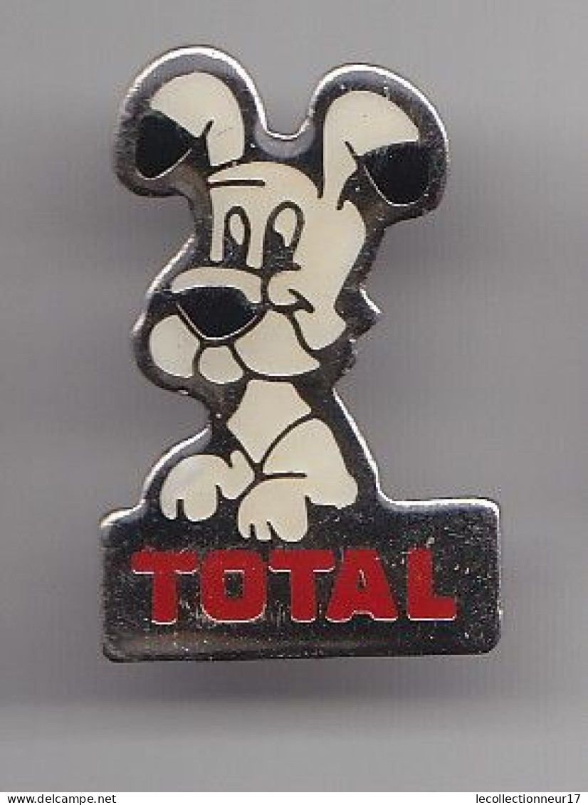 Pin's Total  Chien Idéfix Réf 6573 - Carburantes